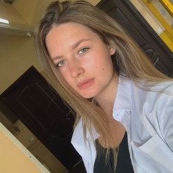 Алина Сапонова