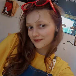 Николь 